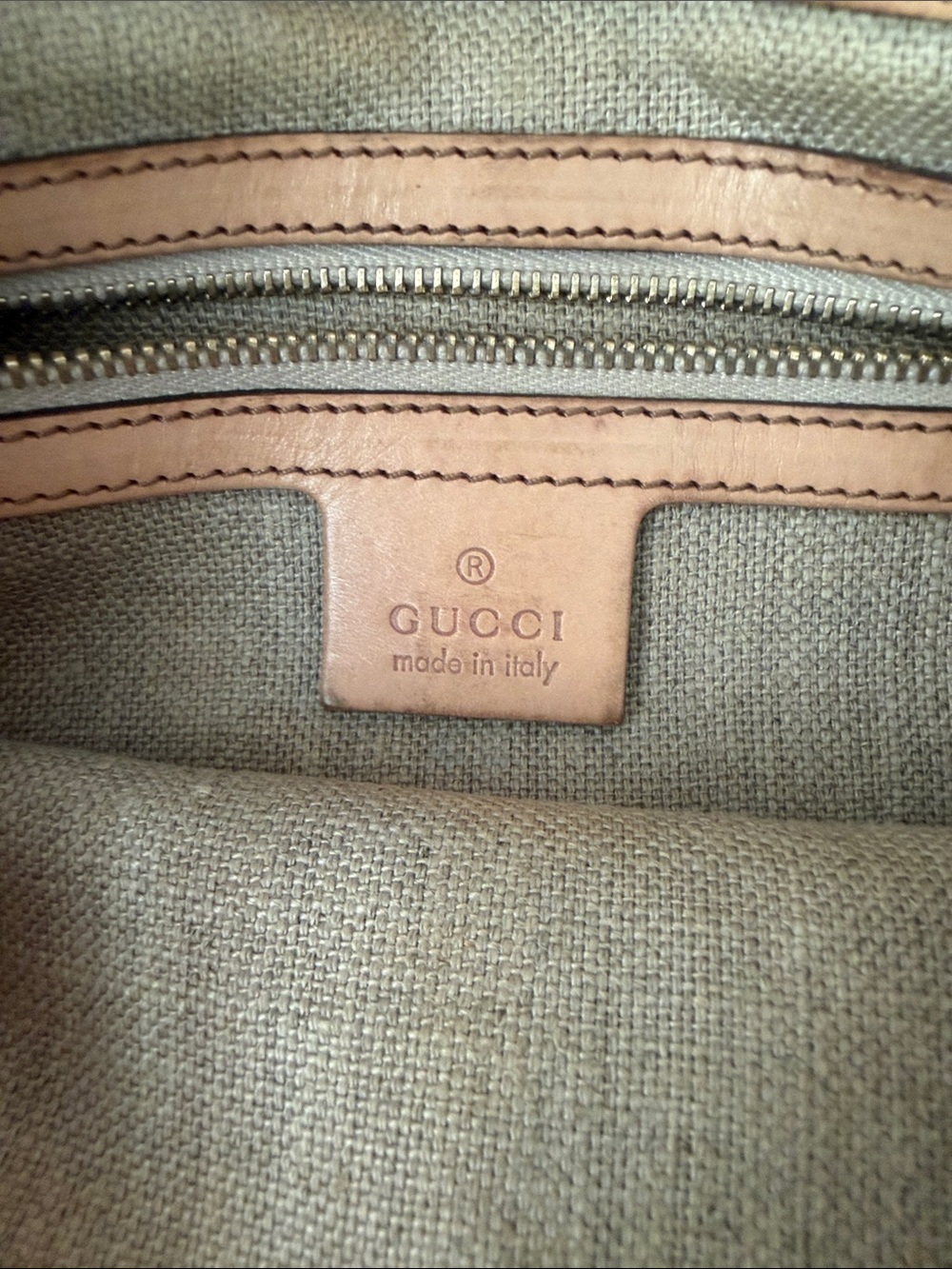 Vintage Gucci Floral Canvas Shoulder Bag with Tan Leather Trim - Picture 9 of 11